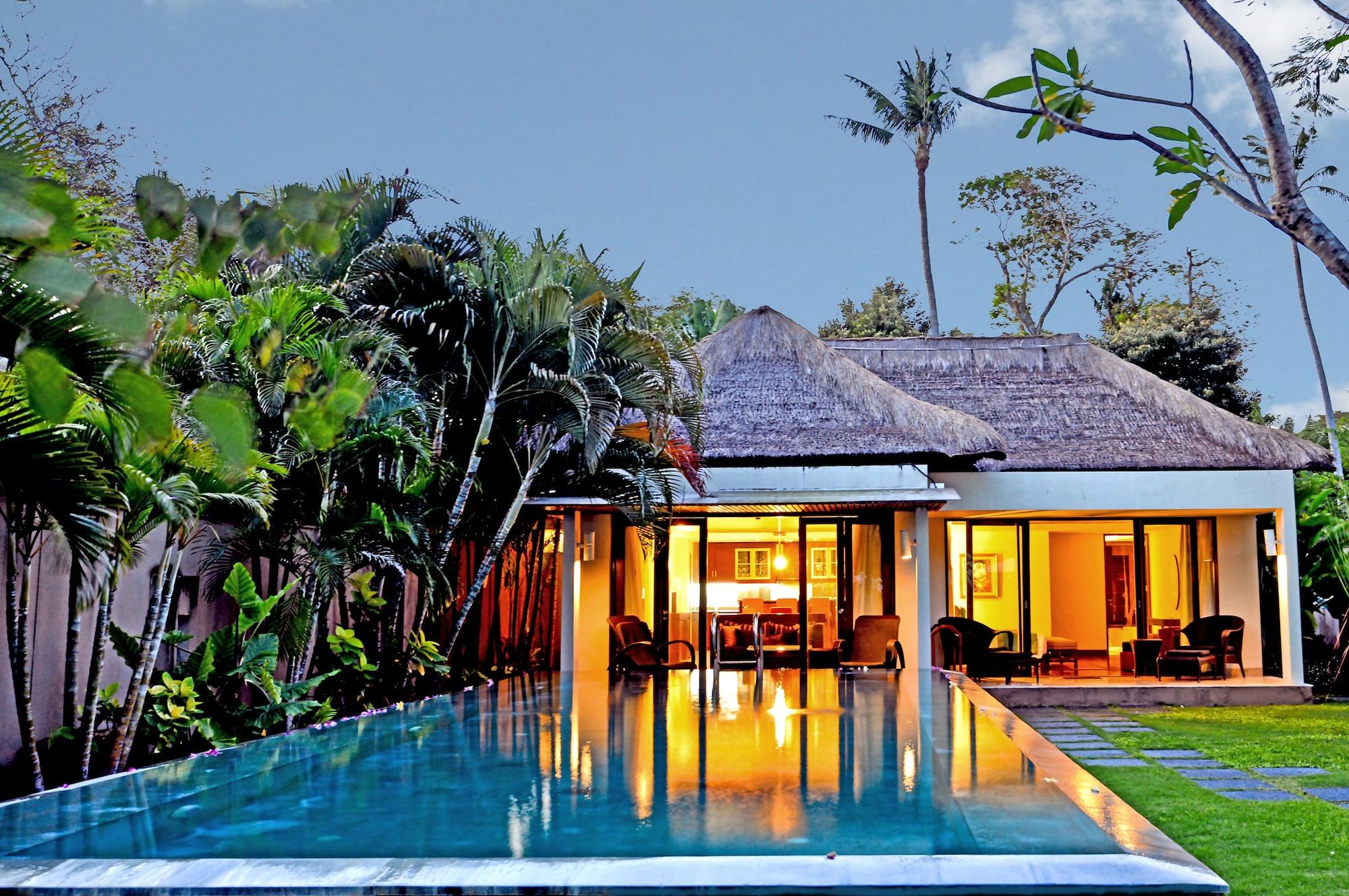 Prama Sanur Beach Bali Dış mekan fotoğraf A villa at the resort